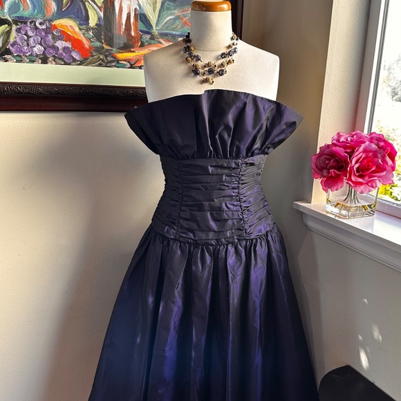 Midnight Blue 1980s Iridescent Taffeta Strapless Cocktail Dress Size 2-4 - Picture 7 of 16